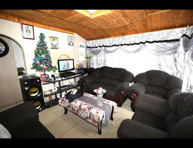 3 BEDROOM HOUSE FOR SALE IN BIRCHWOOD PARK